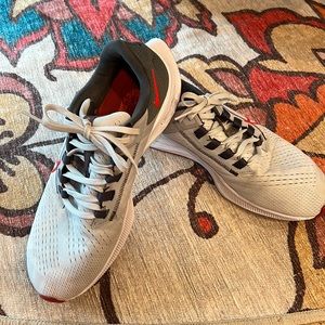 Nike Air Zoom Pegasus 38, Mens 8.5